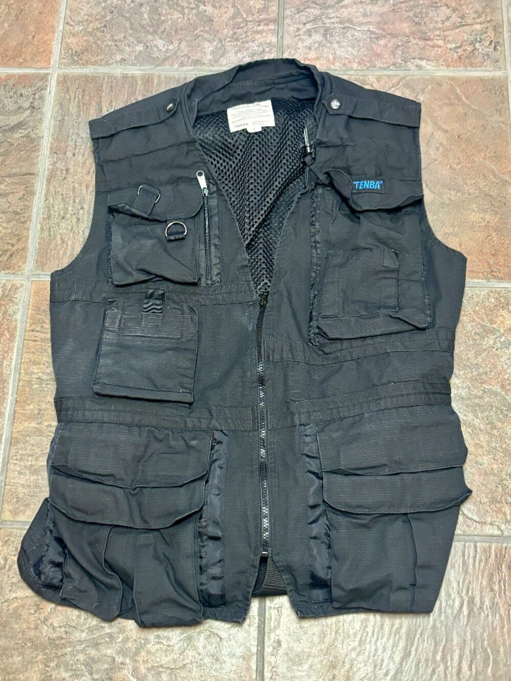 ~~TENBA Vest Men's M Black Professional Photography Vented Outdoor 20 POCKETS!